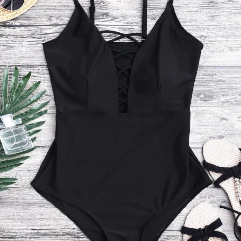 Zaful Crisscross Plunge One-piece Swimsuit NWOT